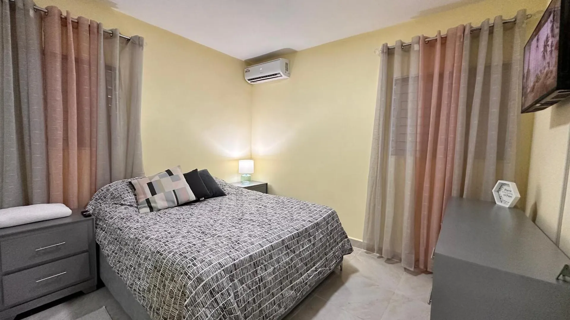 Holiday home Home Close To The Beach, Free Wifi & Parking, In Quiet Neighborhood Equipped With Acs Nagua